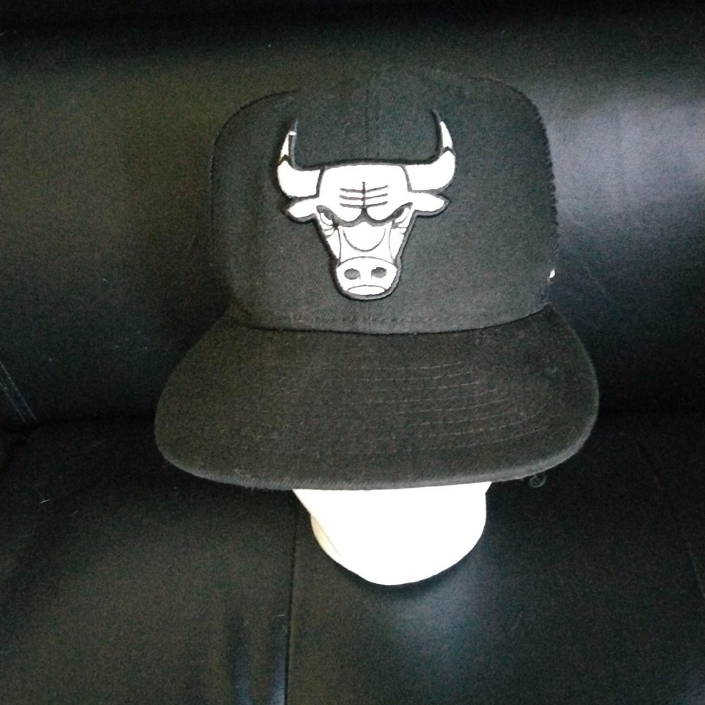 Bulls cap - Picture 2 of 2